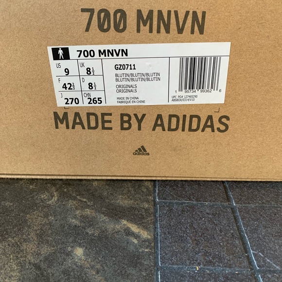 Yeezy 700 mnvn - Picture 5 of 6